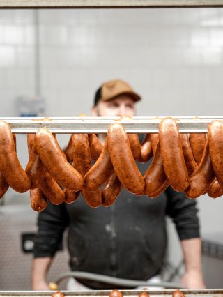 Hledáme nové kolegy do týmu na HPP: Řidič sk. B Pracovník masné výroby Více info na tel: +420 734 146 620 nebo mailem na...